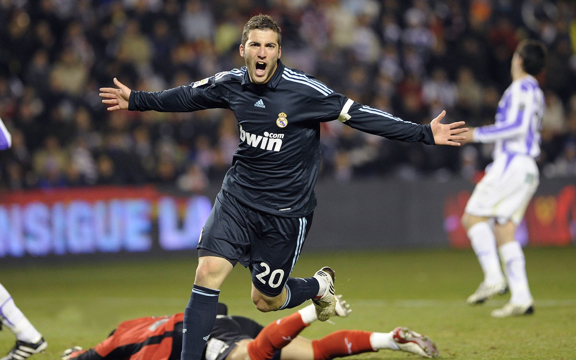 托尼点燃赛场，葡萄牙险胜摩洛哥背后的战术博弈与精神火焰