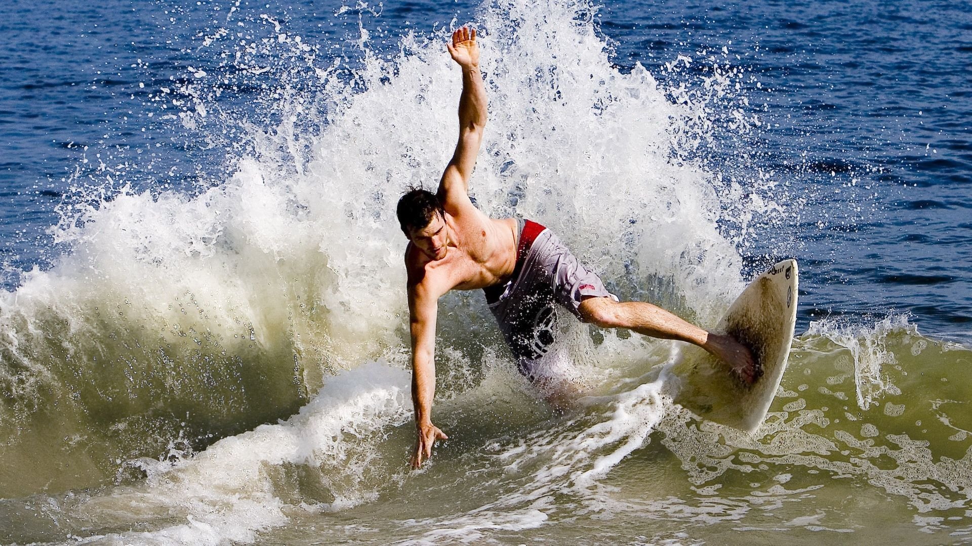 巴黎之夜，许昕神球定乾坤，法国鏖战韩国见证乒乓史诗